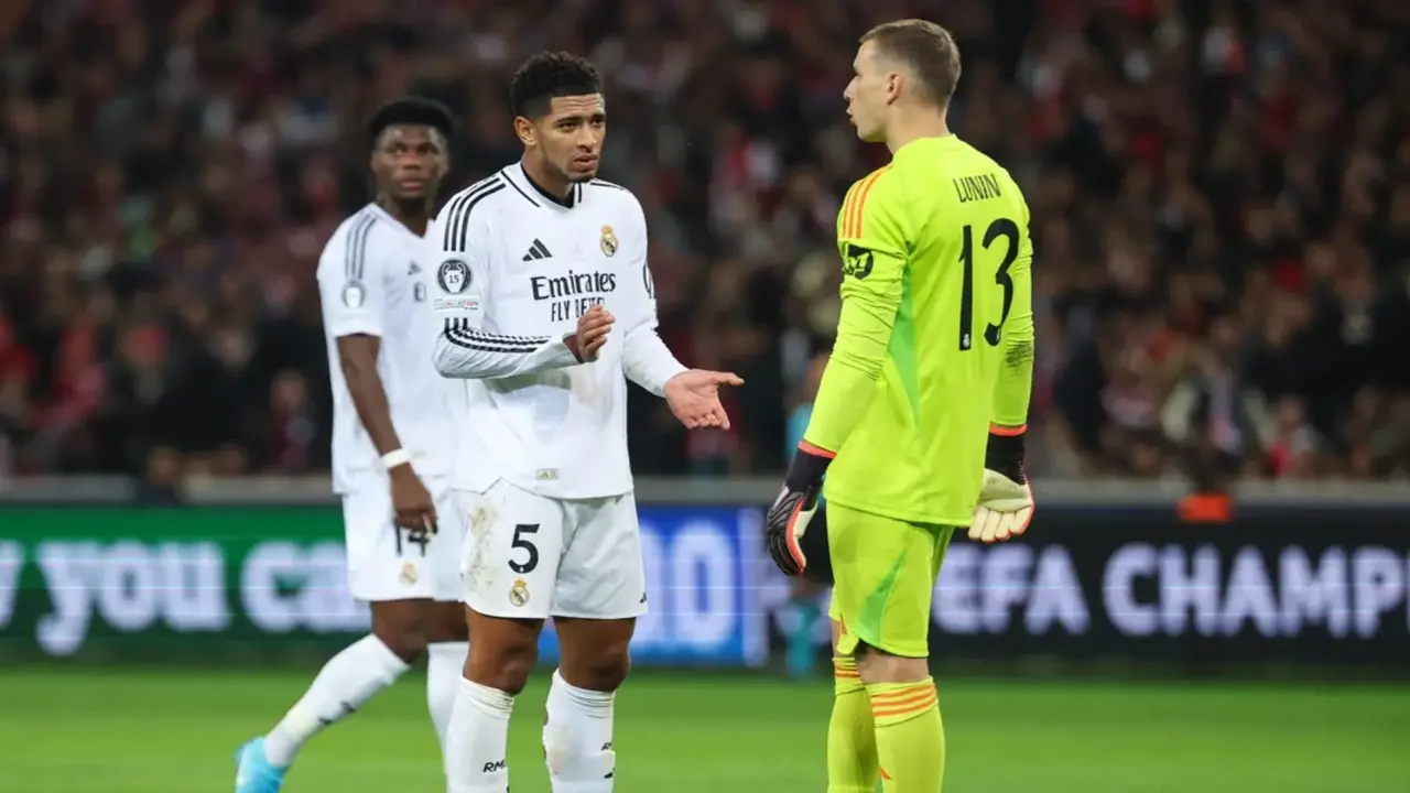 ثلاثة أندية إنجليزية كبرى.. يراقبون حارس ريال مدريد عن كثب